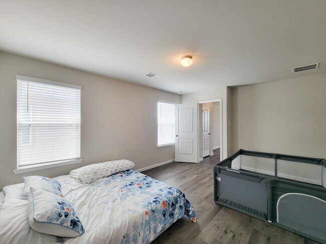 Building Photo - 24822 Adami Veduta Ct
