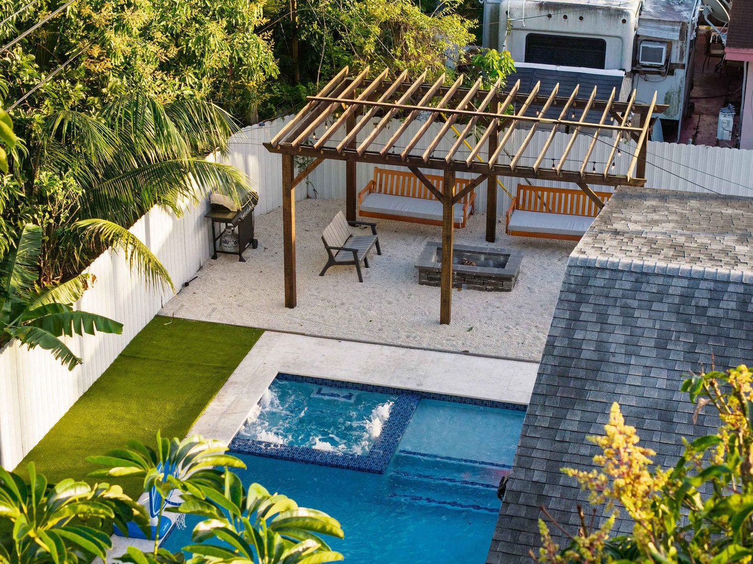 Building Photo - 17835 NE 6th Ave