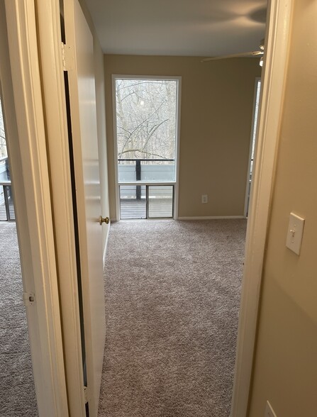Building Photo - 7531 Spring Lake Dr