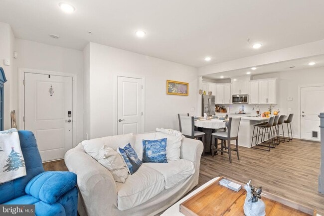 Building Photo - 10424 Ratcliffe Trl