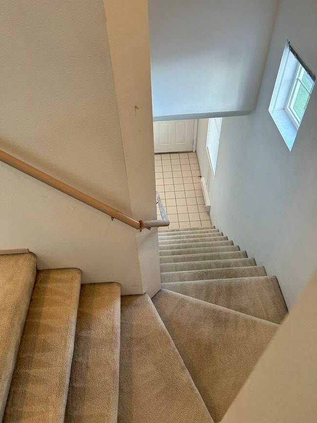 Building Photo - 2 Bed, 2 bath Condo w/garage in West Bay at The Lakes in Kent, $2550/mo.