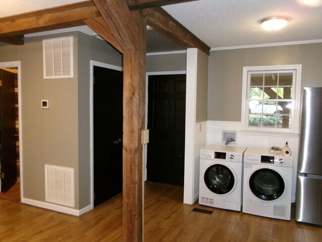 Building Photo - FOR RENT-Rustic log cabin home for RENT in...