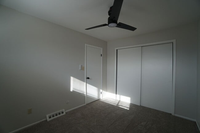 Building Photo - 6727 Dale Rd