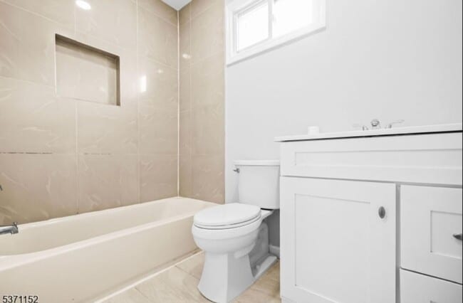 Building Photo - Charming 4BR  in Newark