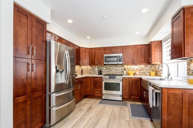 Building Photo - 1 Passage Ln