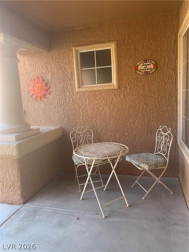 Building Photo - 2924 Crown Ridge Dr