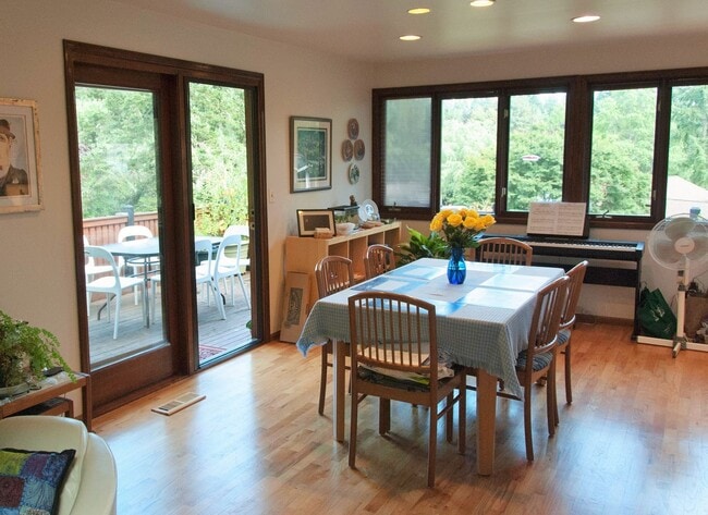 Building Photo - Spacious Cherry Crest Home with Exceptional Natural Light & Privacy