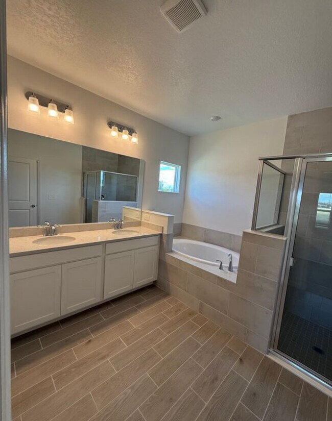 Building Photo - 6933 SW 89th Ln