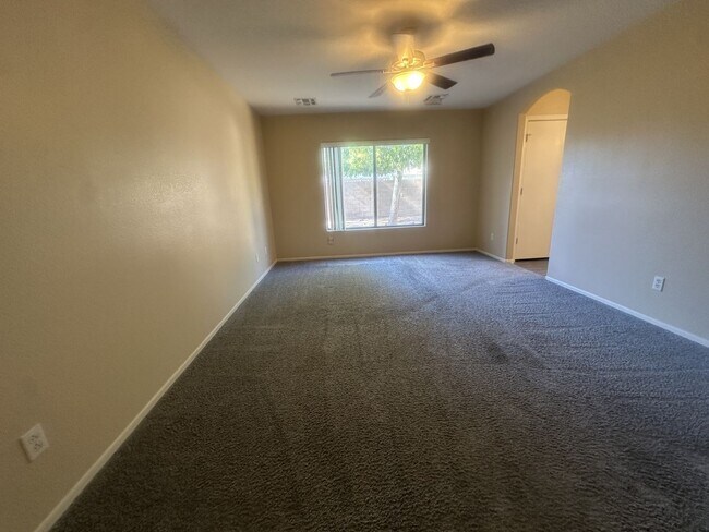 Building Photo - Rare single-level home offers 5 bedrooms and a versatile floor plan designed for comfortable living