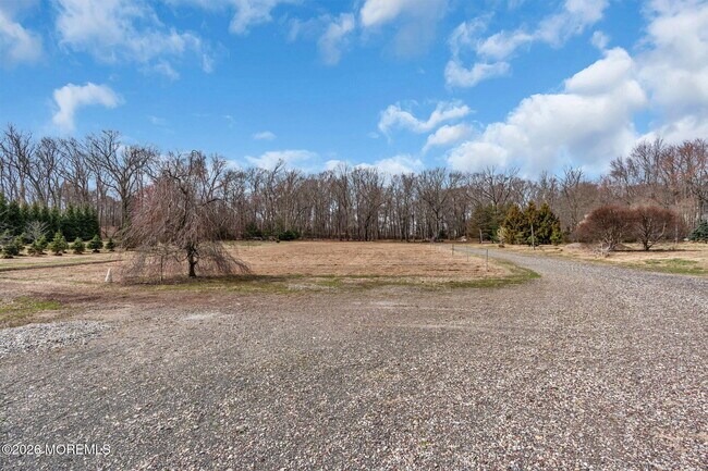 Building Photo - 460 Brickyard Rd