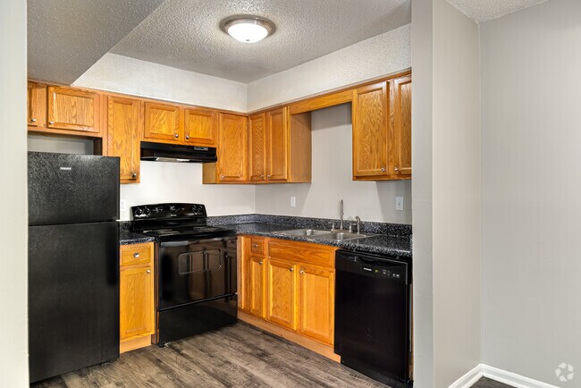 2BR, 1.5BA - 760SF - Kitchen - Cedar Garden Apartments