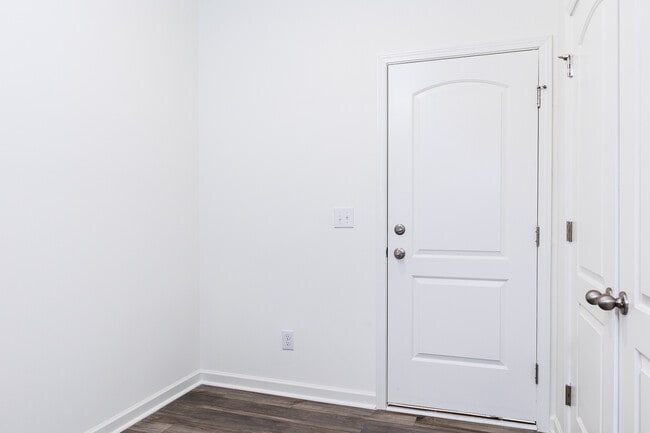 Building Photo - 2710 Turner Pines Dr