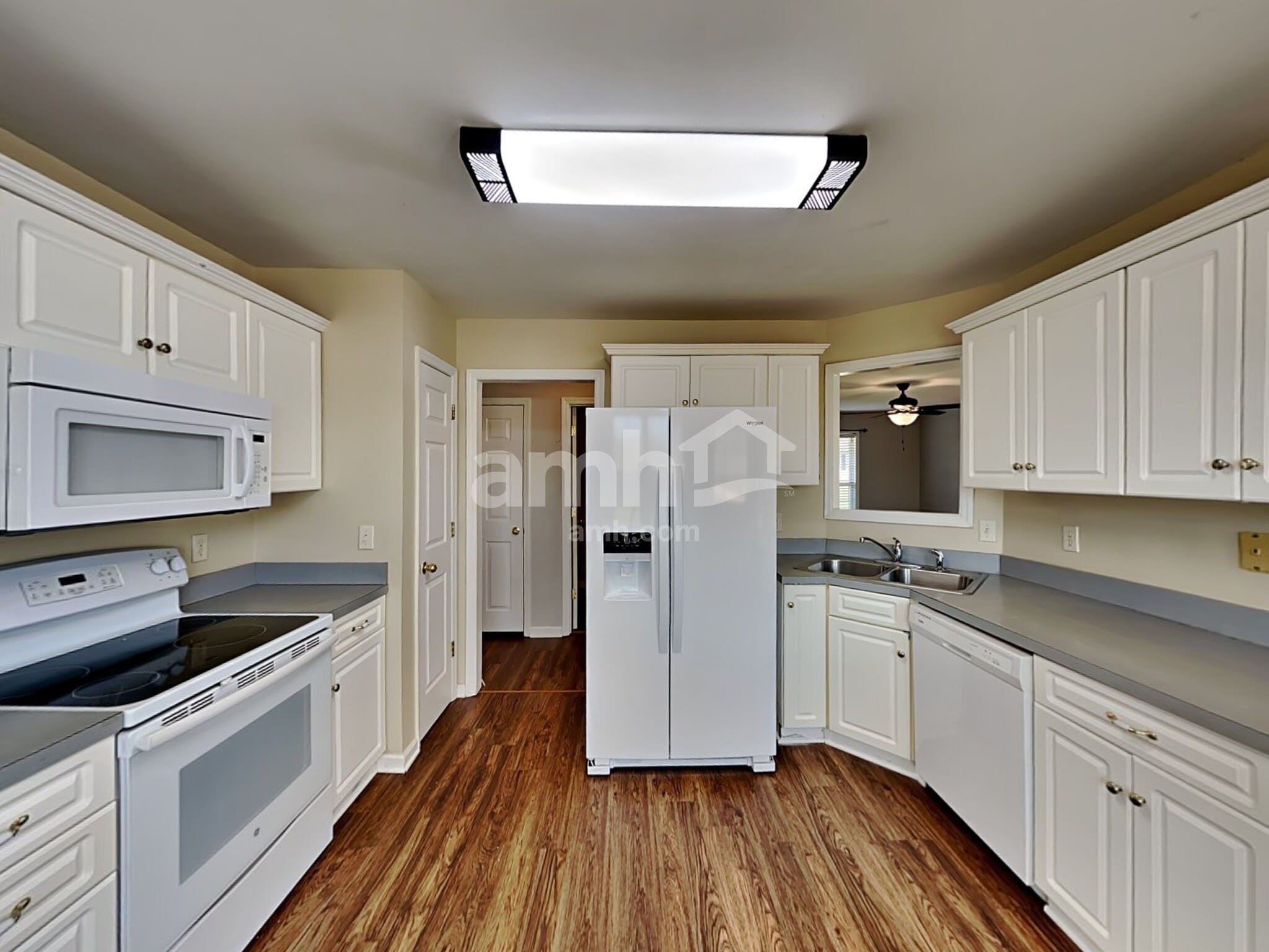 Building Photo - 2824 Candlewicke Dr