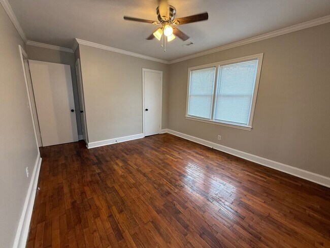 Building Photo - 2 bedroom, 1 bathroom - Home in West Rome!