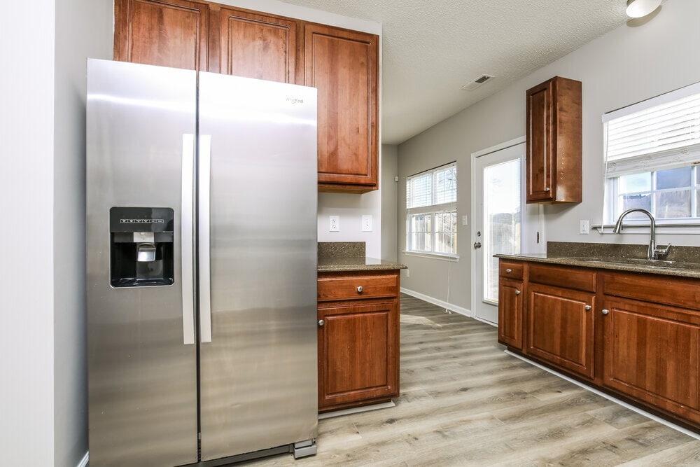 Building Photo - 6920 Spanglers Spring Way