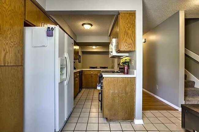 Building Photo - 203 Deerfield Ln