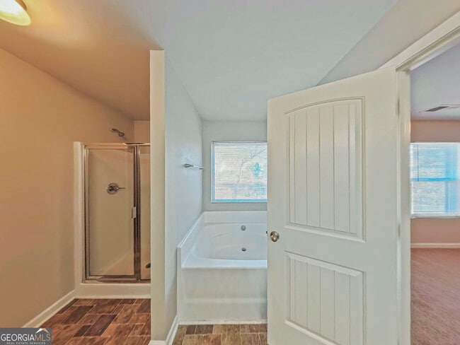 Building Photo - 182 Daisy Cir