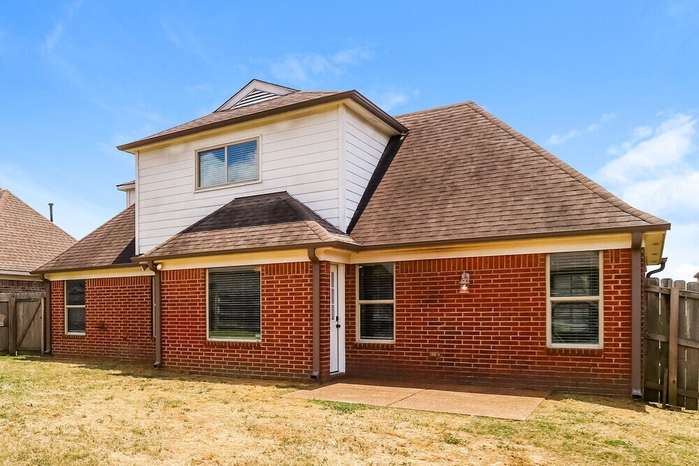 Building Photo - 45 Willow Springs Ln