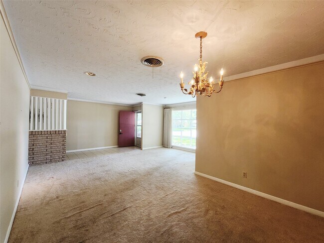 Building Photo - 1702 Ivie Lee St