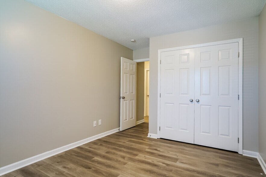 Building Photo - 4912 Matlock Ct