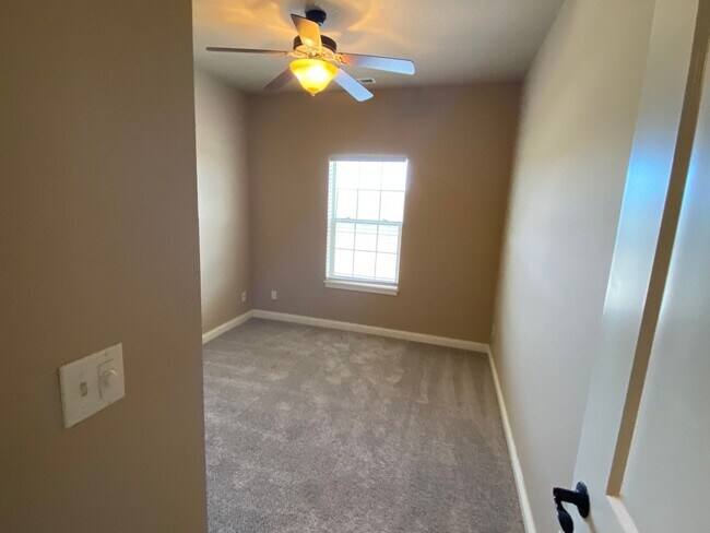 Building Photo - 2805 Northridge Pkwy