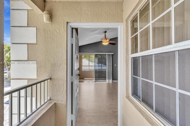 Building Photo - 2881 N Oakland Forest Dr