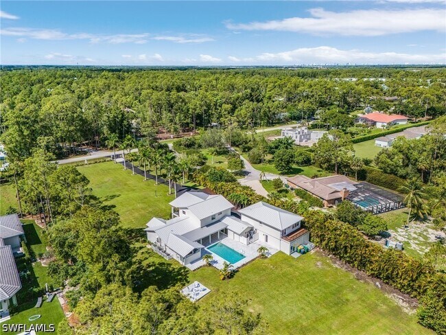 Building Photo - 6155 Standing Oaks Ln