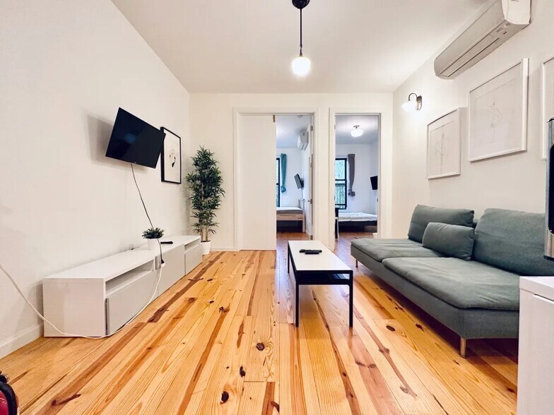 Primary Photo - Furnished room/NOT APARTMENT