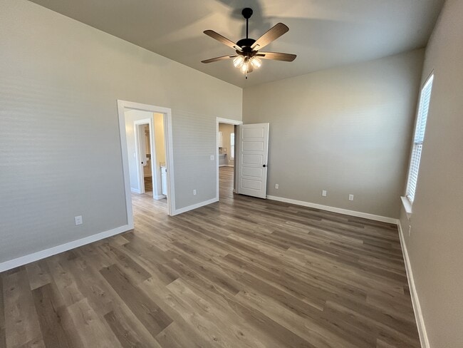 Building Photo - 3611 Urbana Pl