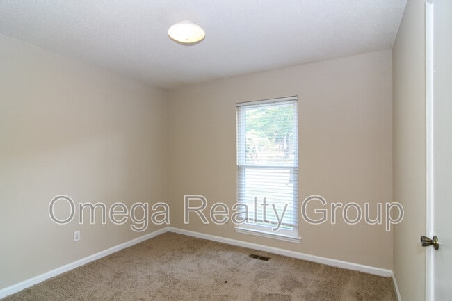 Building Photo - 2404 Glenmore Ct
