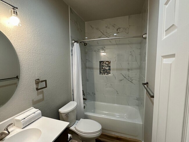 Building Photo - 1518 Sioux Trail