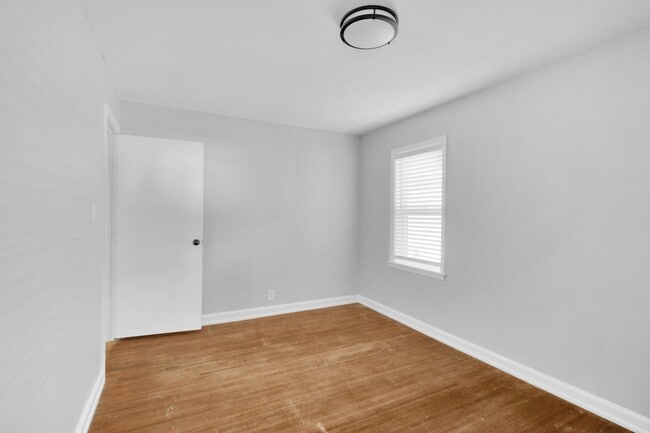 Building Photo - 5017 Indianola Ave