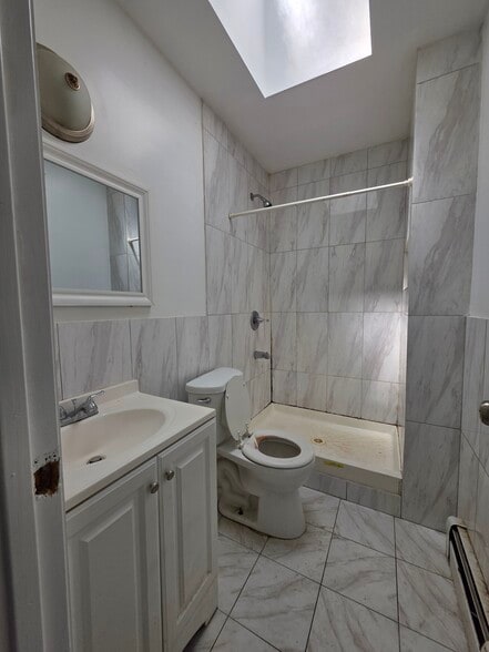 Building Photo - 18717 Linden Blvd