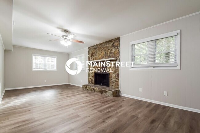 Building Photo - 4 Bedroom Pet-Friendly Home in Decatur, GA with Main Street Renewal