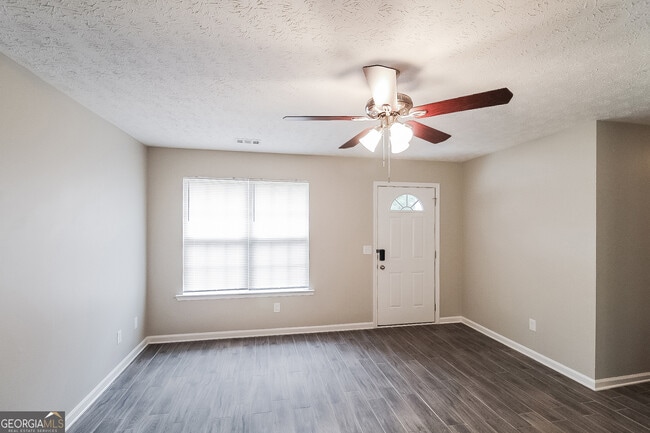Building Photo - 6793 Creeks Edge Ct