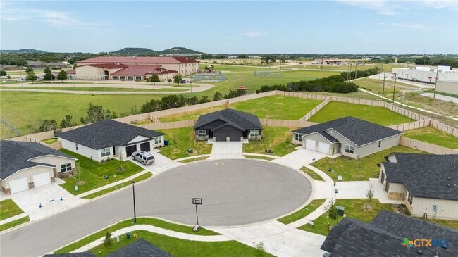Primary Photo - 1106 Lindsey Dr