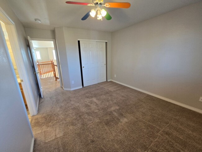 Building Photo - Large 4 bed with study and loft  in Vista Pointe