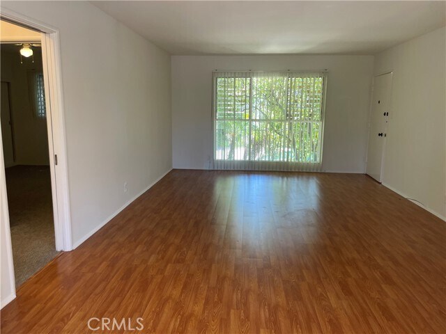 Building Photo - 630 San Vicente Blvd