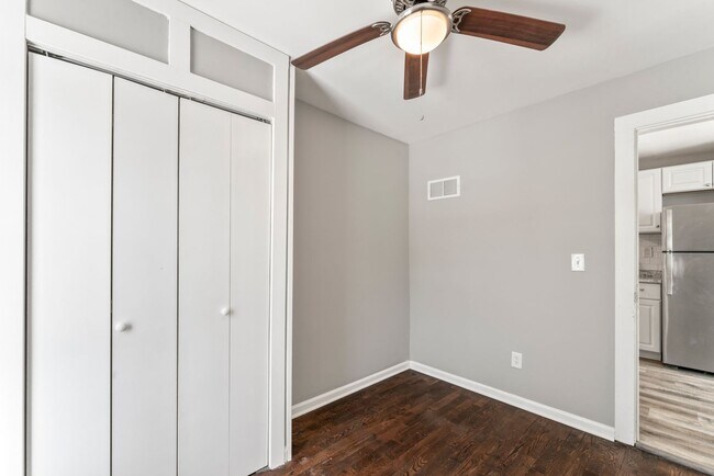 Building Photo - 1119 E 84th St