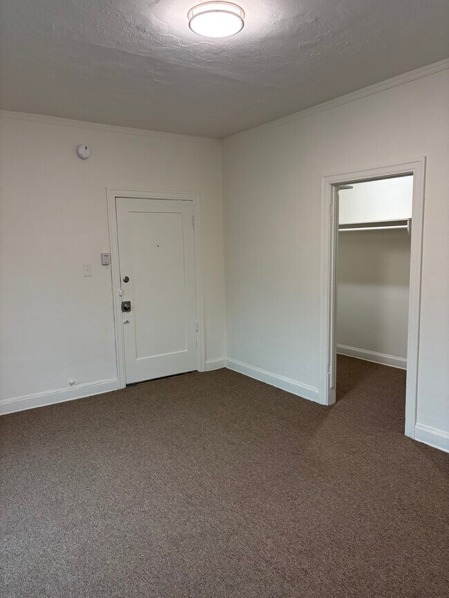 New carpet - 4156 Rosewood Ave