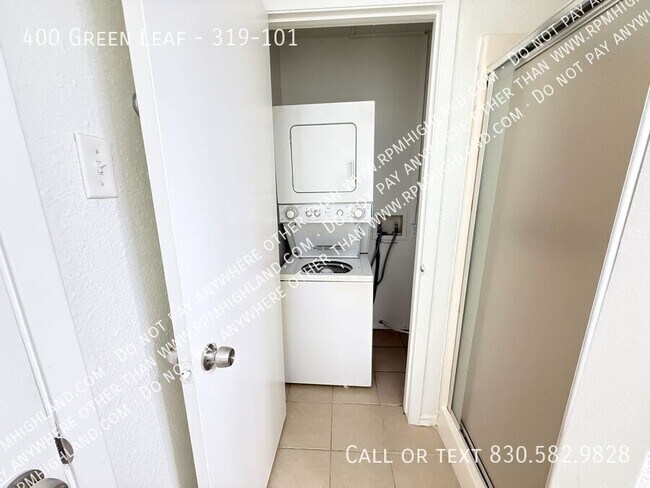 Building Photo - 400 Green Leaf