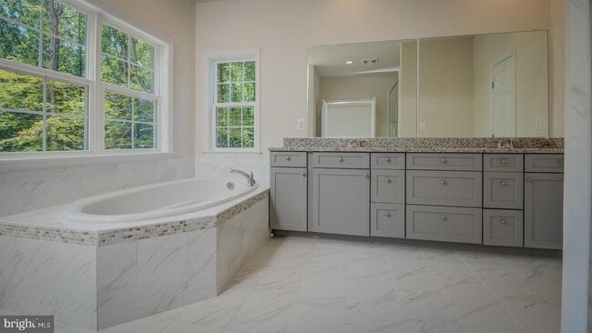 Building Photo - 8371 Jill Brenda Ct