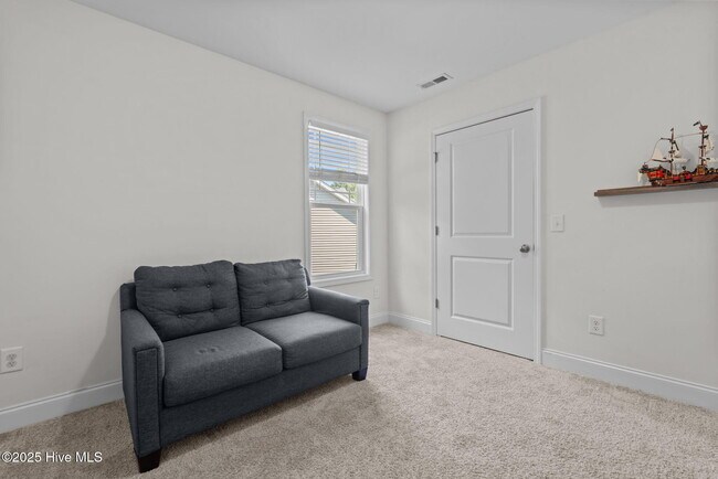 Building Photo - 620 Overland Ct