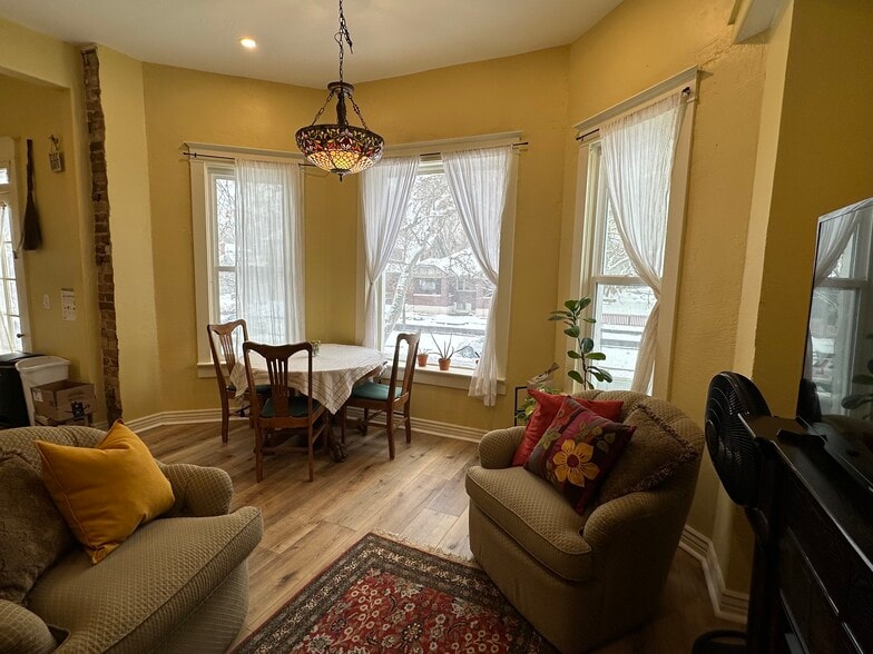 Building Photo - 486-1 E 3rd Ave