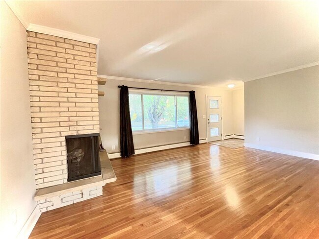 Building Photo - 5559 Turtle Lake Rd