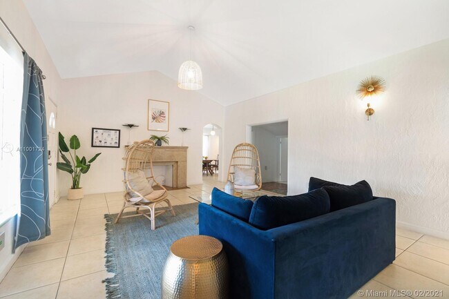 Building Photo - 5943 Biscayne Blvd