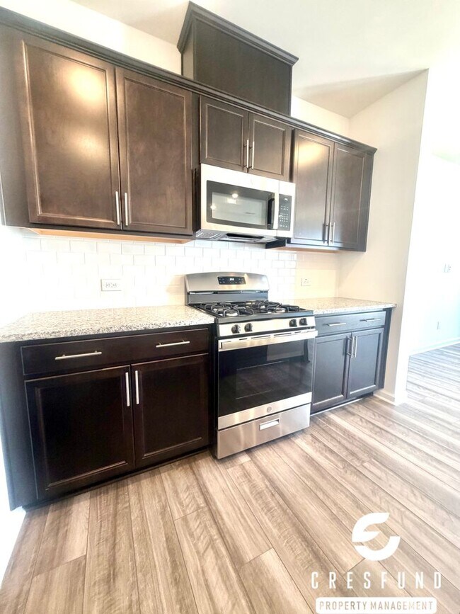 Building Photo - 473 Venetian Dr