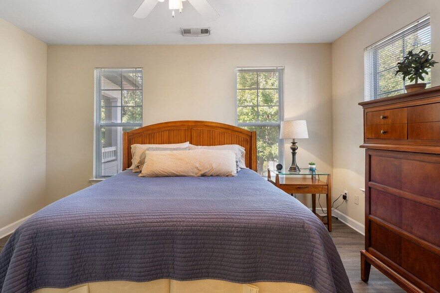 Building Photo - 7200 Almaden Way