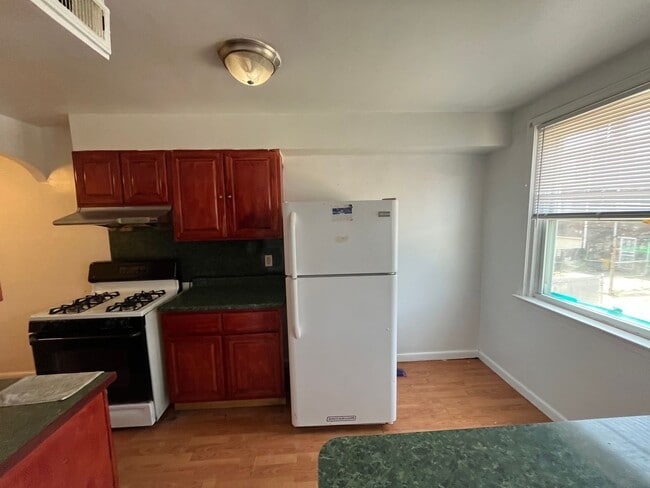 Building Photo - 2248 Disston St