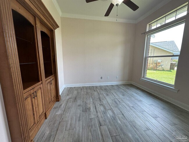 Building Photo - 1611 Luzon Ln
